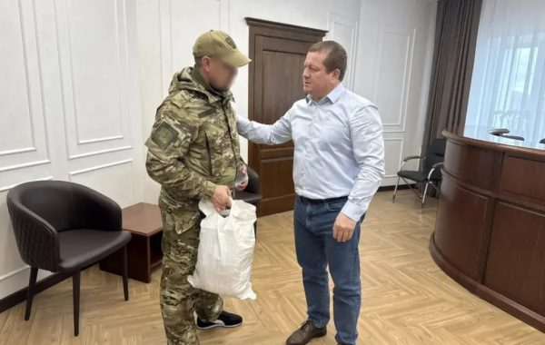 Глава Мамадышского района встретился с бойцом с позывным «Каток»