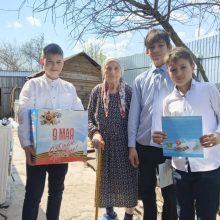 Учащиеся Лицея №2 поздравили ветеранов с наступающим Днём Победы