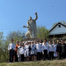 Сокольские школьники почтили память героев в преддверии Дня Победы