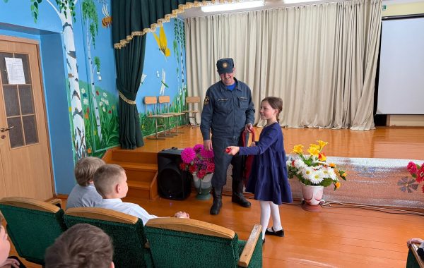 В Соколке школьникам напомнили о правилах безопасности в лесу