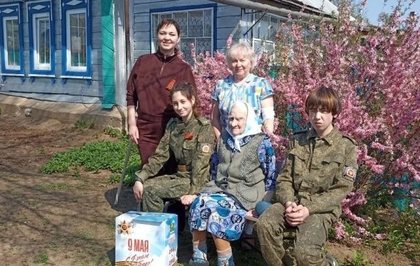 Ко Всероссийской акции «Поздравь ветерана» присоединились кадеты, Первичное отделение Движения Первых, Навигаторы Детства, педагоги МБОУ «СОШ № 4 г. Мамадыш»