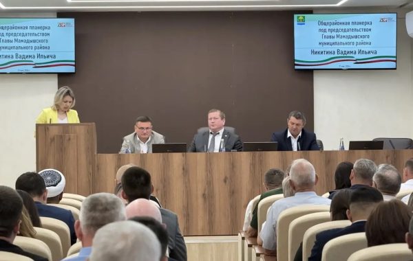 В Мамадыше обсудили подготовку к Сабантую, летний отдых и ход посевной кампании