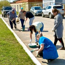 Субботник с Радугой : свежий воздух, хорошее настроение и общее дело