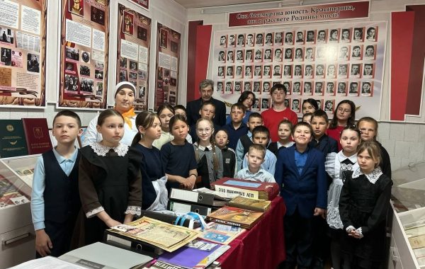 В Таканышской школе провели встречу ко Дню музеев, посвящённую памяти героев войны