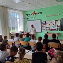 В школе №1 Мамадыша детям рассказали о рисках зависимости от гаджетов