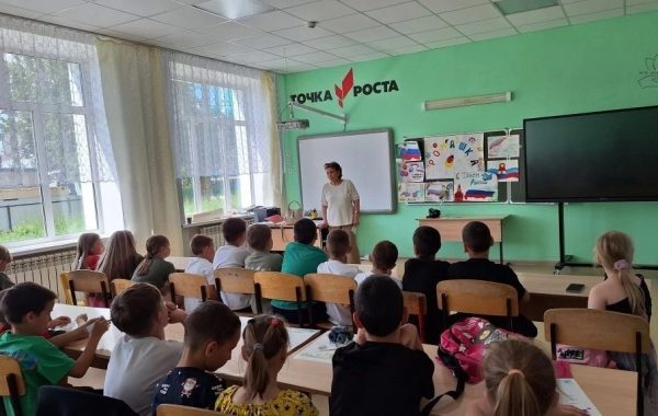 В школе №1 Мамадыша детям рассказали о рисках зависимости от гаджетов