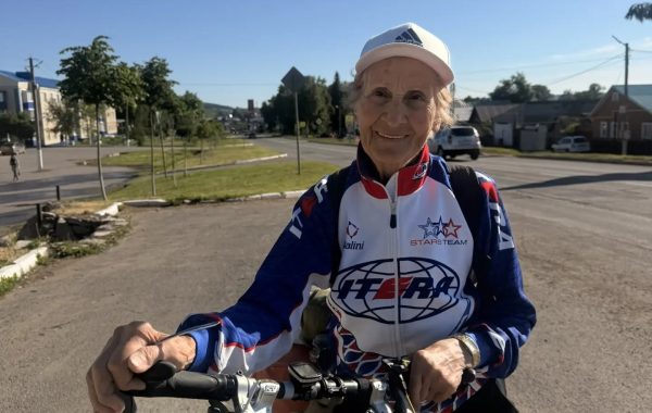 ‍ 85-летняя велопутешественница сделала остановку в Мамадыше по пути на Сахалин