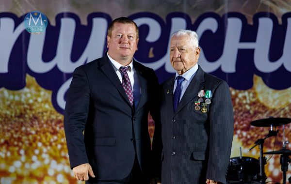В Мамадыше 90-летнего педагога чествовали на районном выпускном вечере