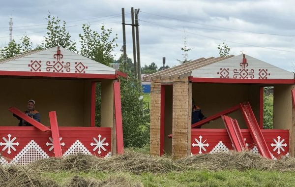 На поляне Тырлау в Зюрях готовятся к фестивалю «Питрау»