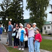 Мамадыш радушно встретил туристов с круизного теплохода «Борис Полевой» несмотря на дождь