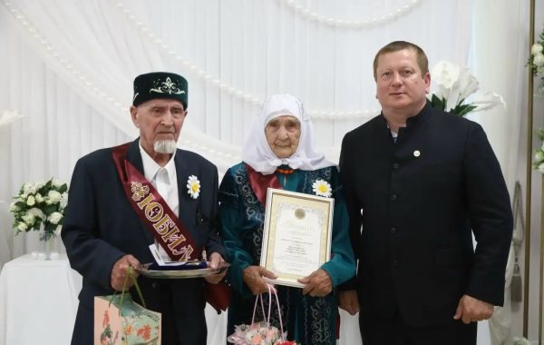 70 лет вместе: семью Мубаракшиных наградили медалью «За любовь и верность»