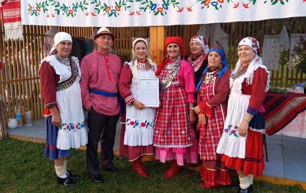 Ансамбль «Урагай» представил кряшенские традиции на празднике «Древо жизни»
