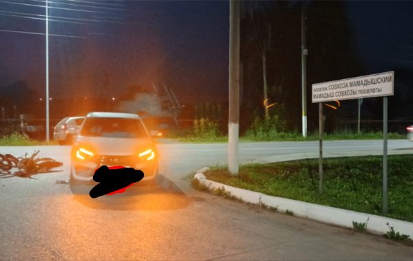 В посёлке совхоз «Мамадышский» водитель питбайка пострадал в ДТП с легковым автомобилем