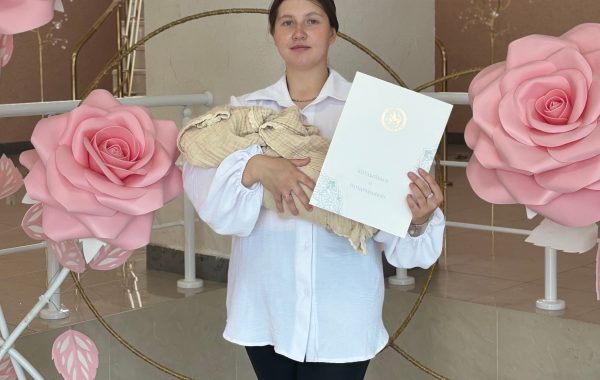 Новая неделя в Мамадышском ЗАГСе началась с регистрации рождения двух малышей