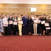 Две выпускницы из Мамадышского района с 200 баллами на ЕГЭ встретились с министром образования Татарстана