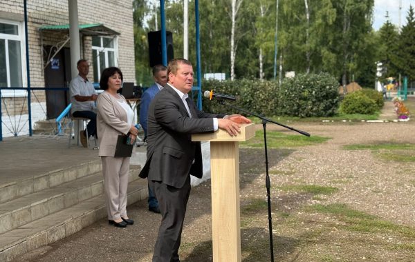 Глава Мамадышского района Вадим Никитин и депутат Госсовета РТ Рустем Усманов встретились с жителями сёл