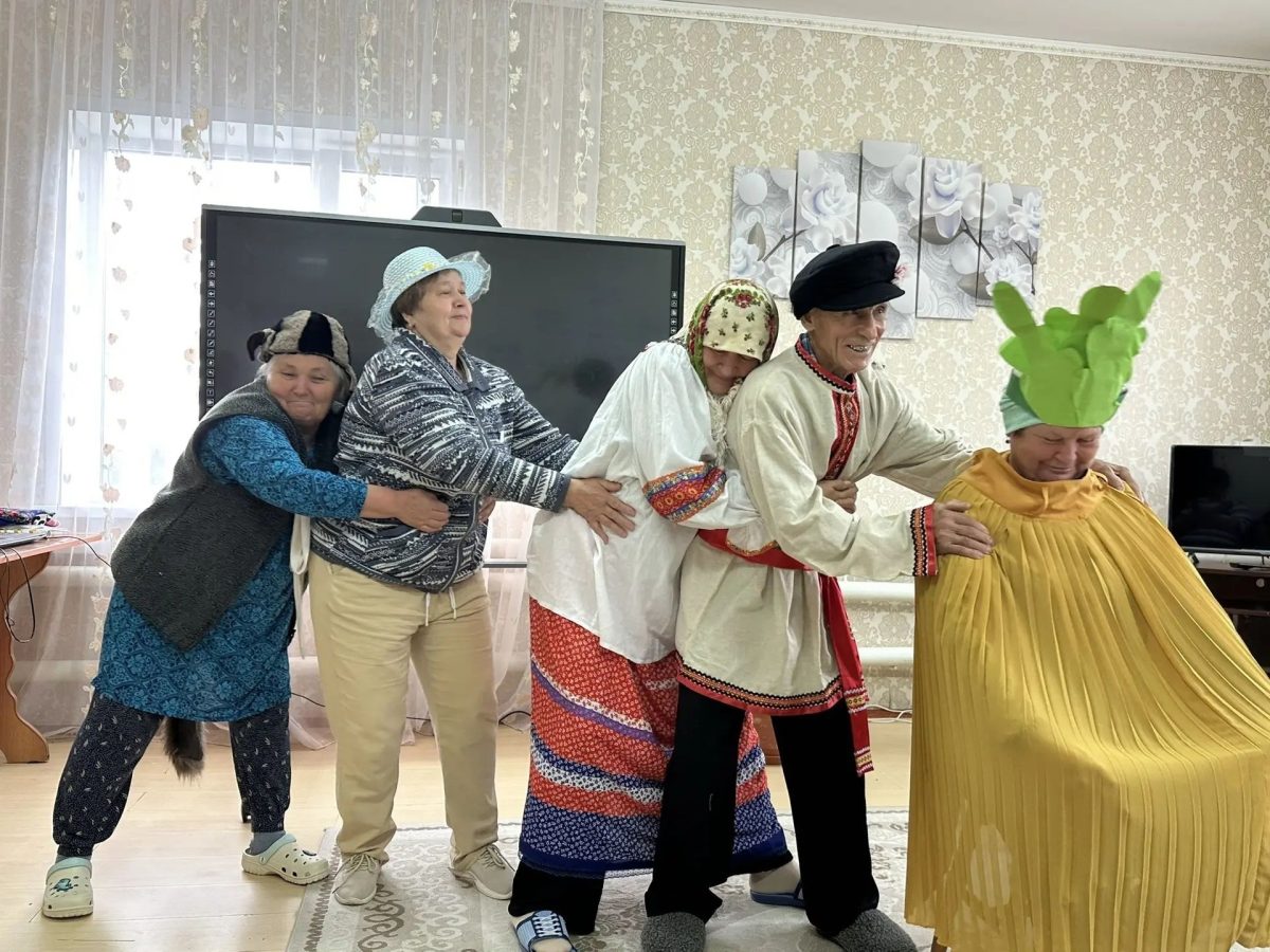 «Репка» на новый лад: подопечные «Заботы» стали участниками сказочного представления