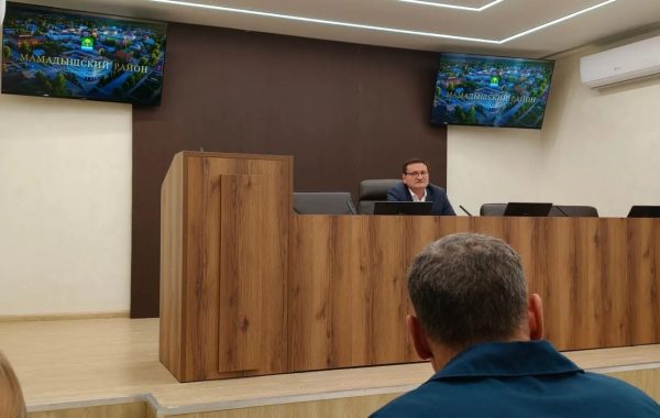 Дороги, техника и реагенты: в Мамадыше обсудили подготовку к зиме