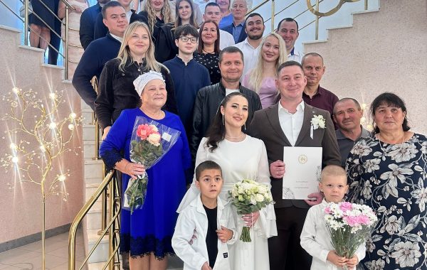 Два важных решения: в Мамадыше супруги зарегистрировали брак и проголосовали