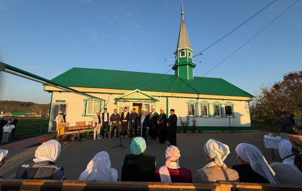 В Верхнем Берсуте открыли обновлённую мечеть и новое здание медресе