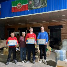 Тепло родного края: школьники из Таканышской школы передали гуманитарную помощь в штаб «Мы вместе»