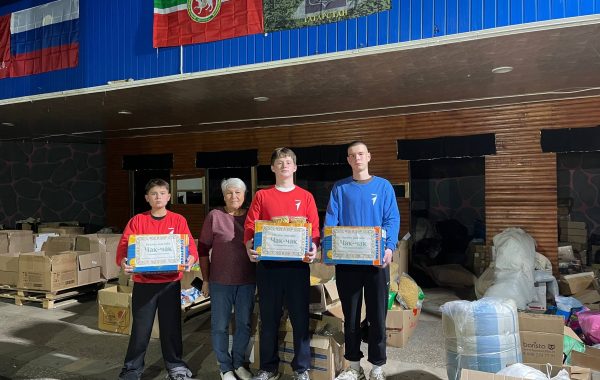 Тепло родного края: школьники из Таканышской школы передали гуманитарную помощь в штаб «Мы вместе»