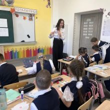 Песни, танцы и открытки: как в Лицее №2 Мамадыша поздравляли учителей