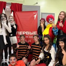 Цирковое шоу, театр теней и зажигательная дискотека: в Школе № 4 Мамадыша прошёл необычный осенний бал